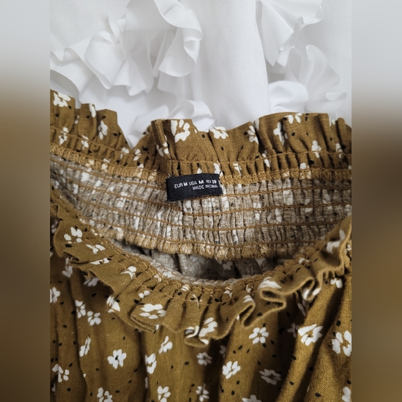 the off shoulder top - Picture 4 of 4